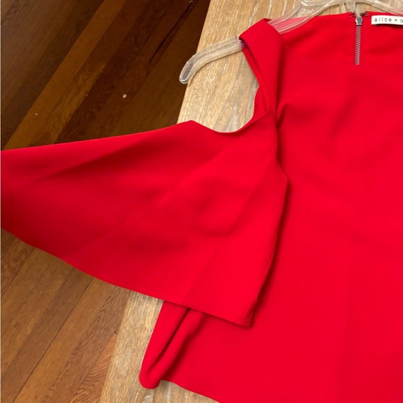 Never worn perfect condition alice and olivia top - Picture 3 of 4